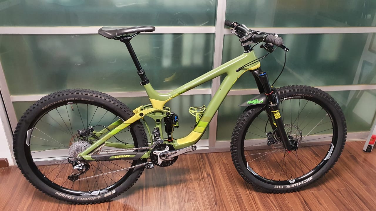 BICICLETA DE MONTAÑA SEMINUEVA REIGN 27.5 2015